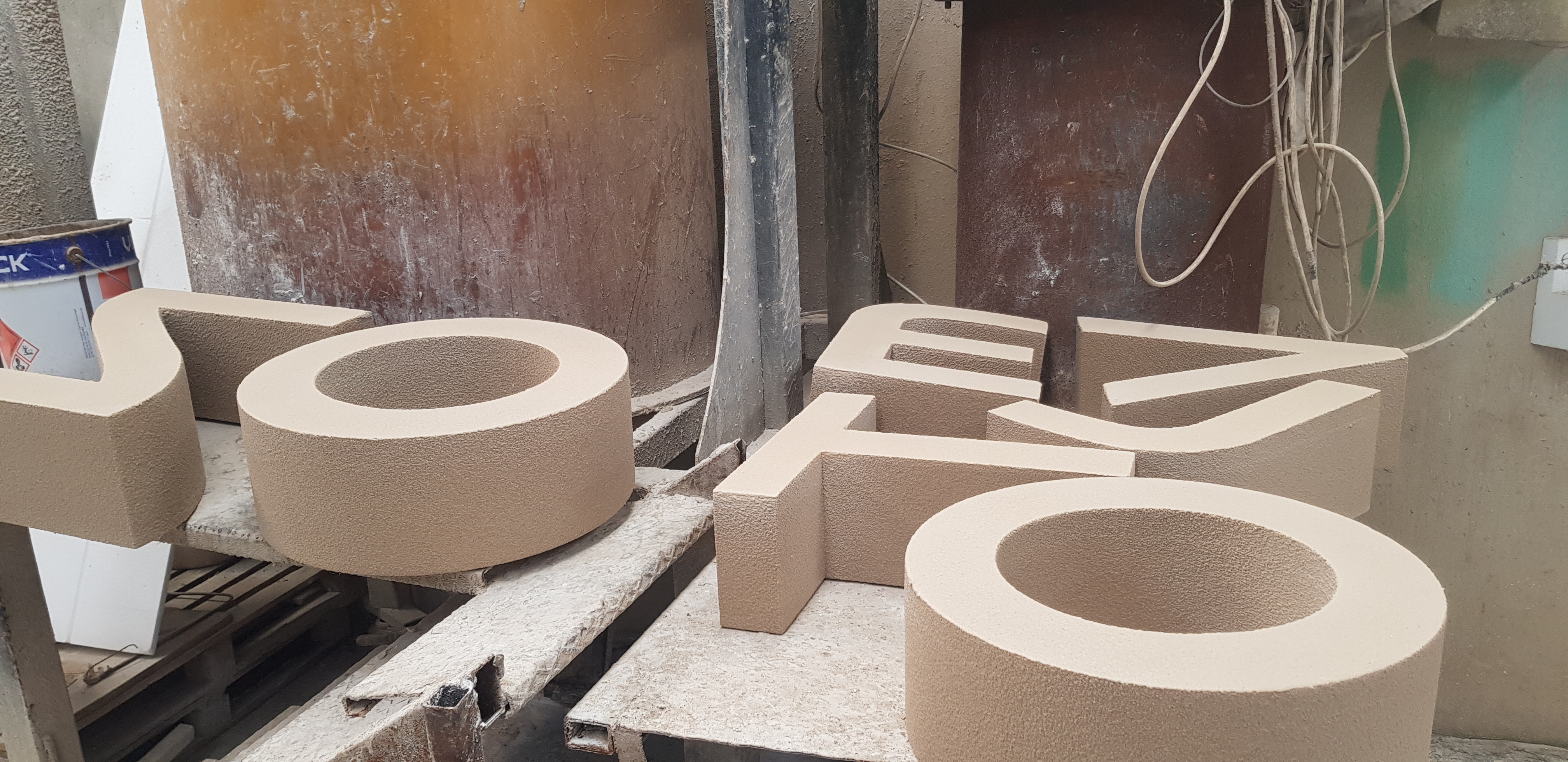Strafor Harf & Logo
